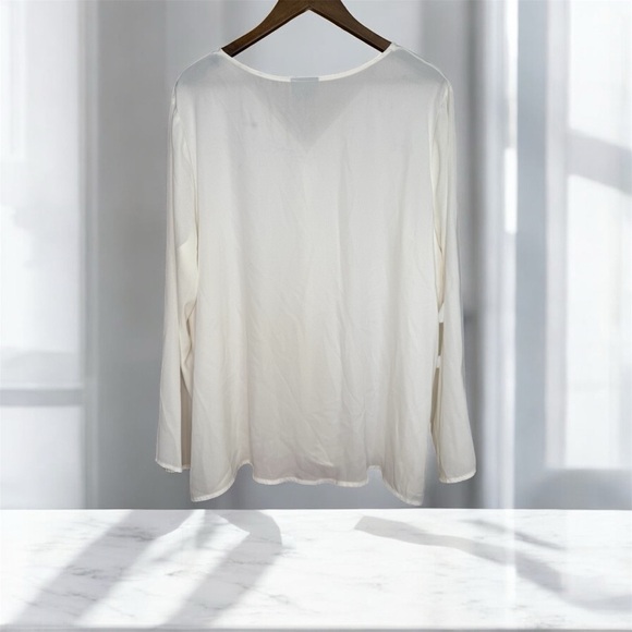 Liz Claiborne White Long Sleeve Blouse with Silver Trim V-Neck - Picture 2 of 5